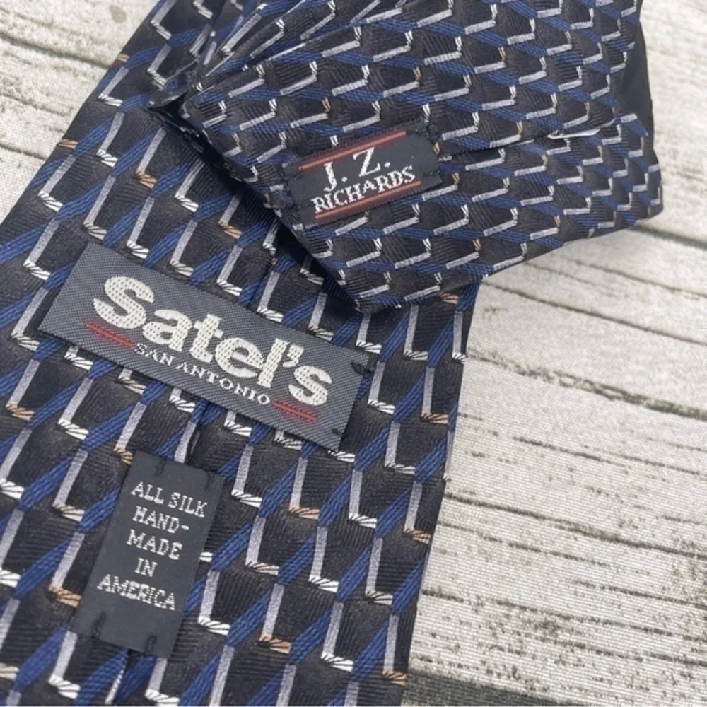 Satel's San Antonio Mens tie j.v richards